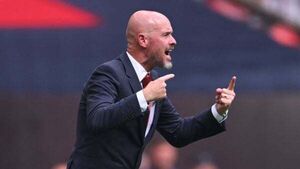 Manchester United sign Matthijs de Ligt and Noussair Mazraoui from Bayern Munich