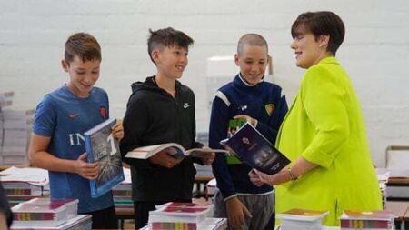 Mum of teenage triplet boys welcomes free schoolbooks for Junior Cycle