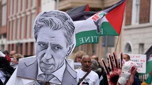 ‘Stop the genocide’: Pro-Palestine protest held outside Leinster House ‘Stop the genocide’: Pro-Palestine protest held outside Leinster House