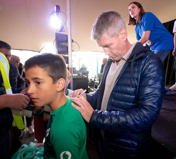 Ronan O'Gara signs autographs at Breakfast with the Stars. Photo: Mary Browne