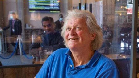 Wetherspoons boss Tim Martin dismisses Ryanair chief’s call for airport booze ban