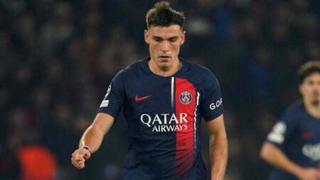 Manuel Ugarte completes move to Manchester United from Paris St Germain
