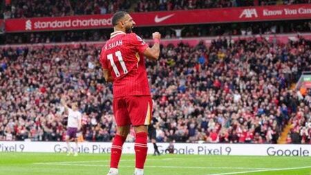 Jamie Carragher: Mohamed Salah will want to play at highest level until late 30s