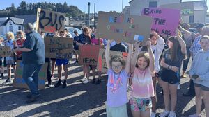 WATCH: Large crowds attend school bus protest in Waterford WATCH: Large crowds attend school bus protest in Waterford
