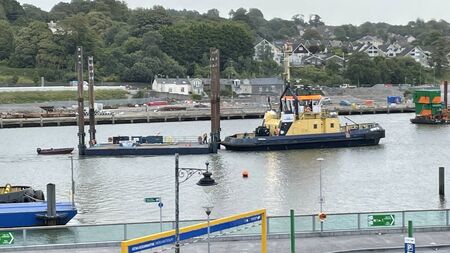 Crane with 900 tonnes capacity on way to Waterford
