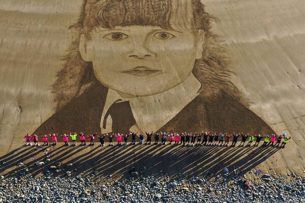 The amazing sand art depiction of the late Aoibheann created by sand artist, Sean Corcoran (The Art Hand)