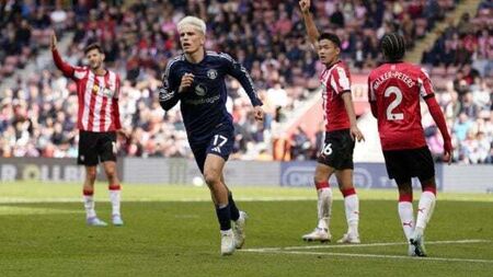 Manchester United ease past Southampton for much-needed victory