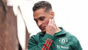 Erik ten Hag urges Antony to ‘bounce back’ into Manchester United team