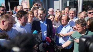 Harris hints at measures to tackle child poverty in budget – but no two-tier child benefit Harris hints at measures to tackle child poverty in budget – but no two-tier child benefit