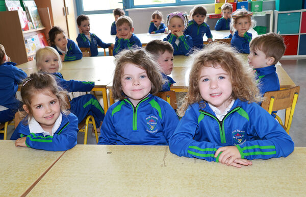  Tess B, Niamh and Leagsaidh, who started school at Gaelscoil Phort Láirge.