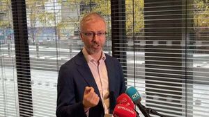 Minister calls for focus on facts as Simon Harris immigration ‘dog whistle’ criticised Minister calls for focus on facts as Simon Harris immigration ‘dog whistle’ criticised