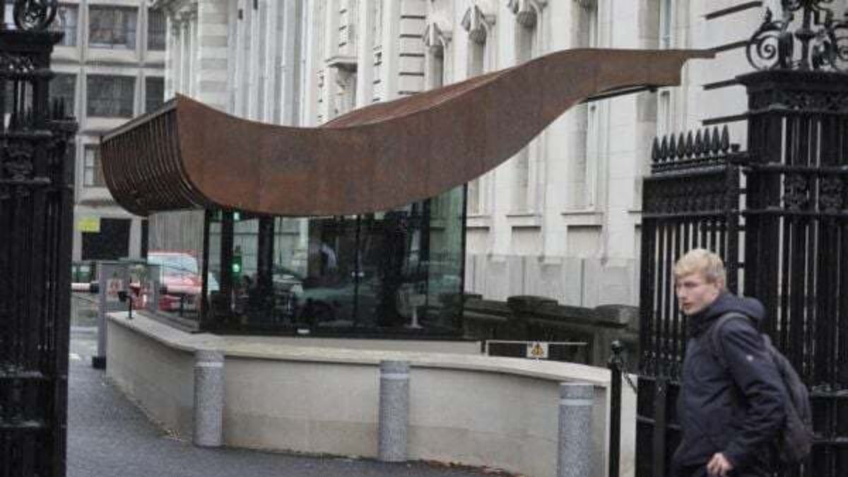 Security hut at Department of Finance cost more than €1.4m, committee told