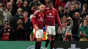 Manchester United held to draw by FC Twente in Europa League