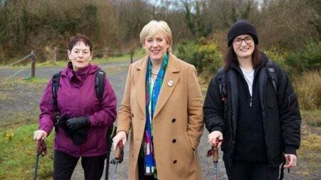 Minister announces over €1 million investment in 517 walking trails