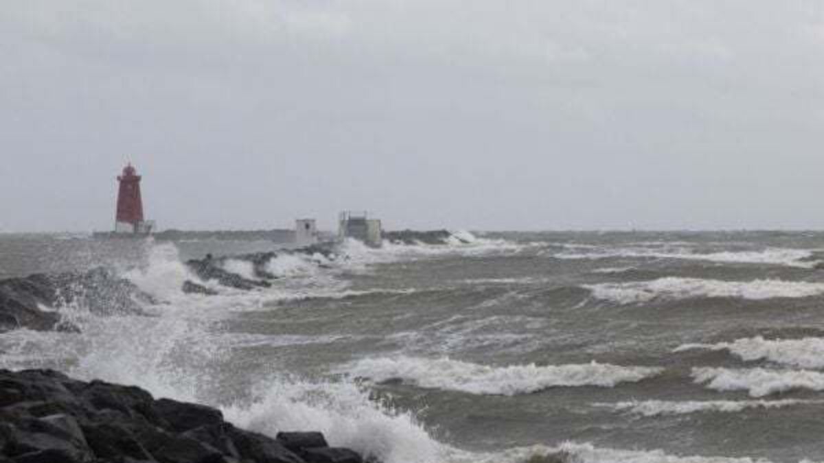 Hundreds of homes still without power as orange weather warning ends