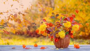 Green Fingers: Hints of autumn tints Green Fingers: Hints of autumn tints