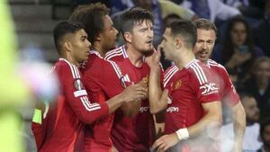 Harry Maguire salvages point for 10-man Manchester United