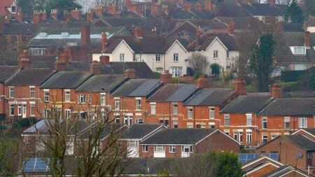 Report shows house prices have risen by 7.5% in the past year