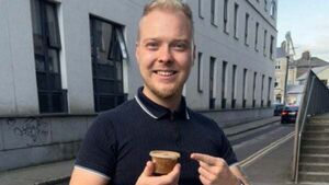Man pays €51 on eBay for one of the last tubs of curry from Lennox’s chipper