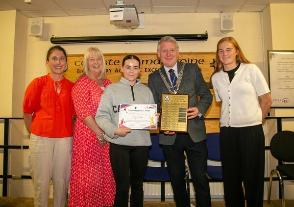 Zoey Croke receiving The Terence White Excellence in Sport Award. From left: Lauren Dermody (PE teacher), Orla Bolger (Principal), Zoey Croke, Mayor Cllr Jason Murphy, Beth Carton (PE teacher). Photo: John Power