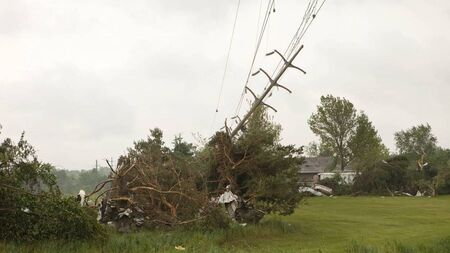 Council urges 'extreme caution' ahead of Status Red warnings