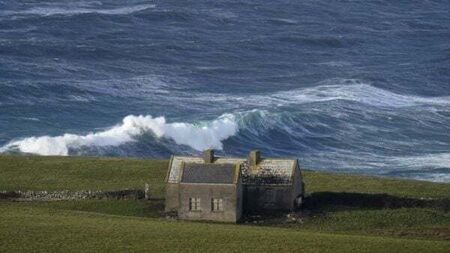 Storm Ashley: Weather warning extended to more counties amid very strong winds