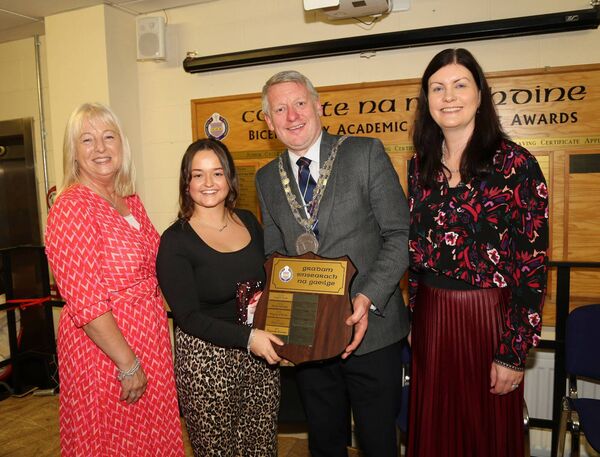 Gradam Sinsearach na Gaeilge. From left to right: Orla Bolger (Principal), Charley Fitzgerald, Recipient, Mayor Cllr Jason Murphy, and Elizabeth Rogers (Irish teacher). Photo: John Power