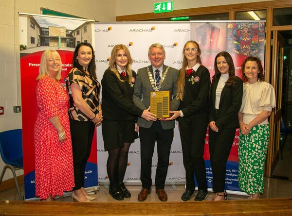 Hollie Keohan and Jana Moull receiving The Transition Year Excellence Award. From left to right: Orla Bolger (Principal), Karen Coffey (Arachas), Sponsers, Hollie Keohan, Mayor Cllr Jason Murphy, Jana Moull, Karen O’Neill (Arachas), and Katherine O’Sullivan (TY Coordinator). Photo: John Power