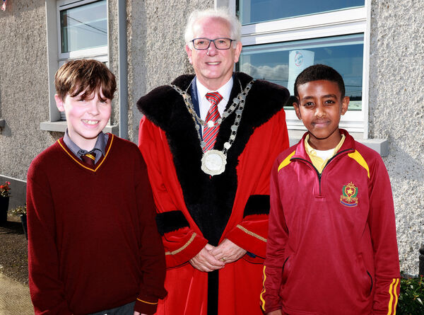 Metropolitan Mayor of Waterford Cllr Joe Kelly, visited St. Stephen's De La Salle. He is pictured here with Danny and Alam, who welcomed the Mayor to the school. Metropolitan Mayor of Waterford Cllr Joe Kelly, visited St. Stephen's De La Salle. He is pictured here with Danny and Alam, who welcomed the Mayor to the school.