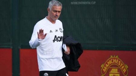 Mourinho seeks winner's medal and bonus if Man City are stripped of titles