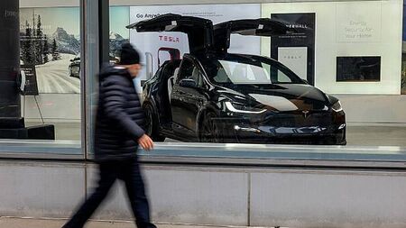 Electric car sales slump continues in October