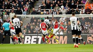 Alexander Isak’s header gives Newcastle victory to dent Arsenal’s title hopes