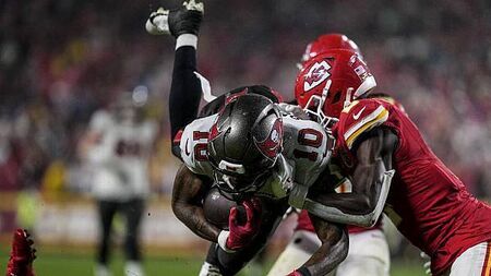 Kansas City Chiefs remain perfect with overtime victory