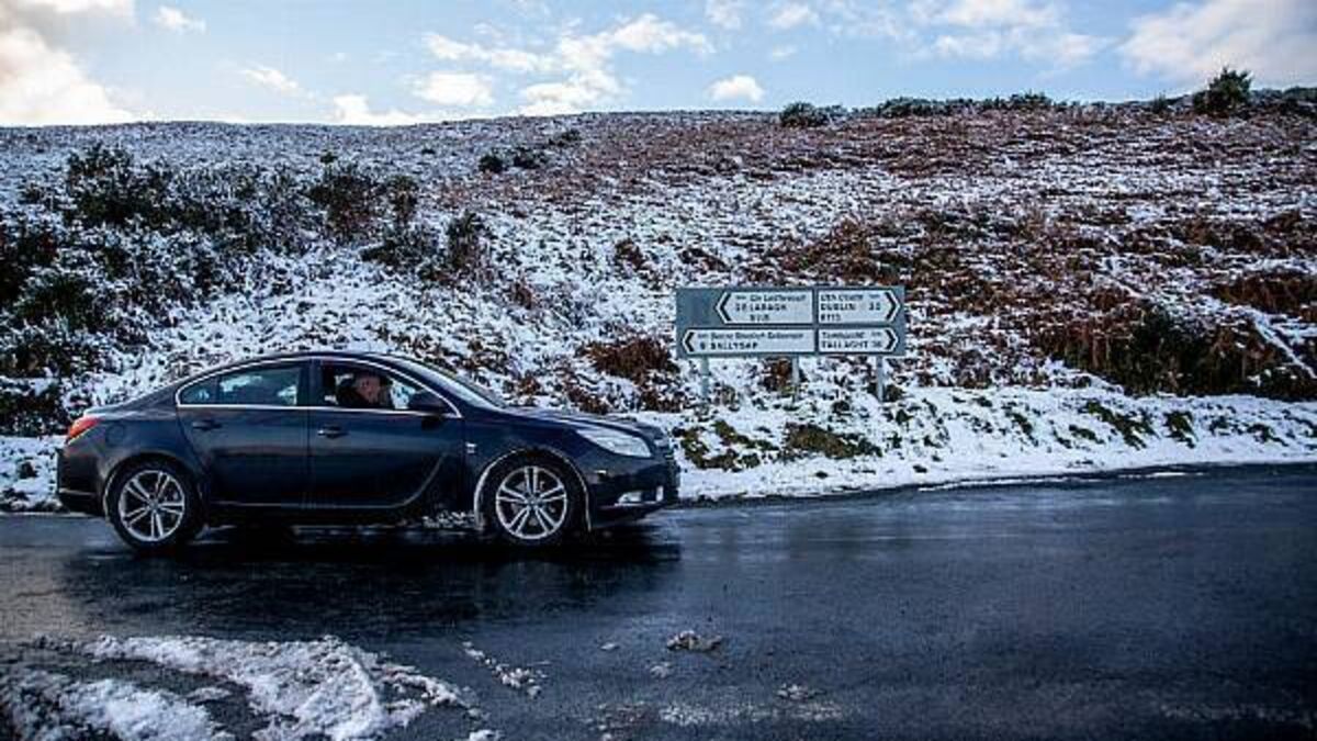 Most Irish motorists do not have winter emergency items in their car, survey says