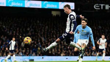 Tottenham add to Manchester City’s woes in thumping win