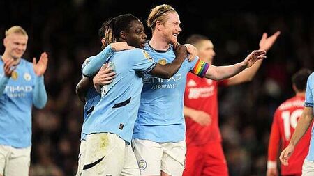 Kevin De Bruyne stars as Manchester City end winless run in style