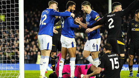 Everton find scoring touch to hammer Wolves and pile pressure on Gary O’Neil