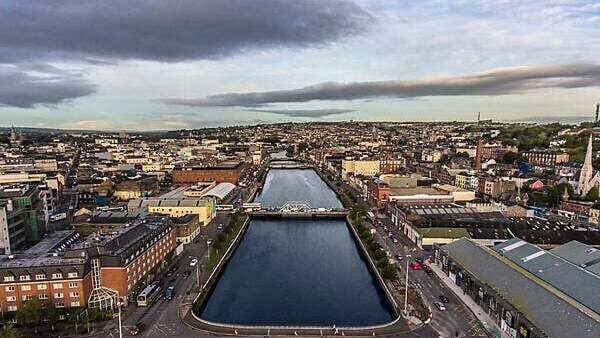 Woman found unresponsive in Cork street dies in hospital