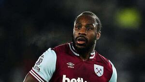 West Ham’s Michail Antonio has surgery on lower-limb fracture after car crash