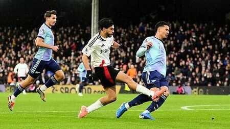 Arsenal’s title hopes hit as Fulham hold Gunners to Craven Cottage draw