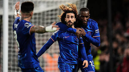 Chelsea beat Brentford and move to within two points of Premier League summit