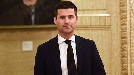 Unionists back first triggering of Stormont Brake