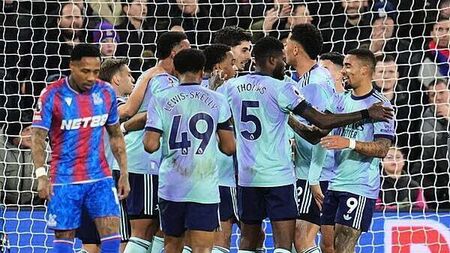 Gabriel Jesus punishes Palace again as five-star Arsenal close gap on Liverpool