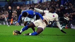 Chelsea miss out on top spot after being held to goalless draw at Everton