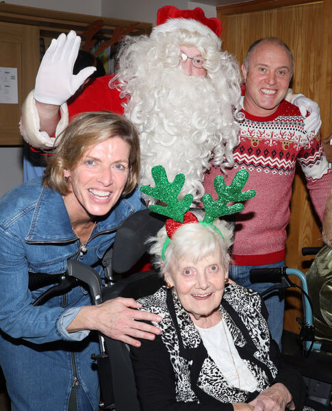  Pictured enjoying the Killure Bridge Nursing Home Christmas Party.