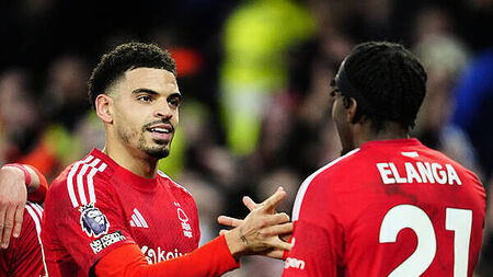 Nottingham Forest up to second after victory at Everton