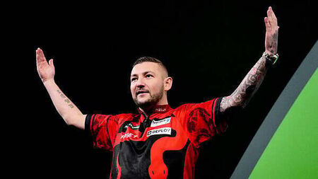 Nathan Aspinall dominates Ricardo Pietreczko to earn quarter-final spot