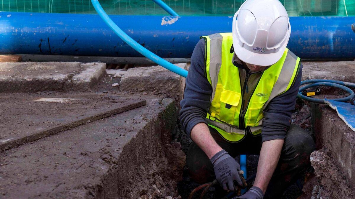 Uisce Éireann repair burst water main in Waterford City