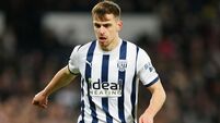 Molumby extends his contract at West Brom until 2028 