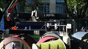 Bill for removing asylum seeker encampments on Grand Canal reached €800,000
